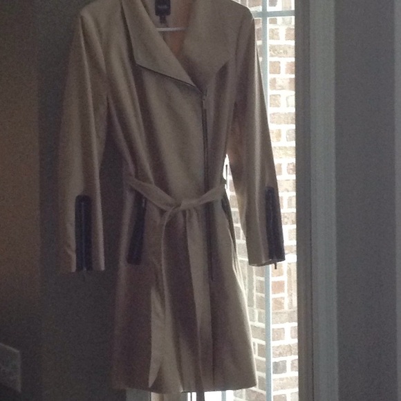 Gorgeous NWT coat - Picture 5 of 8
